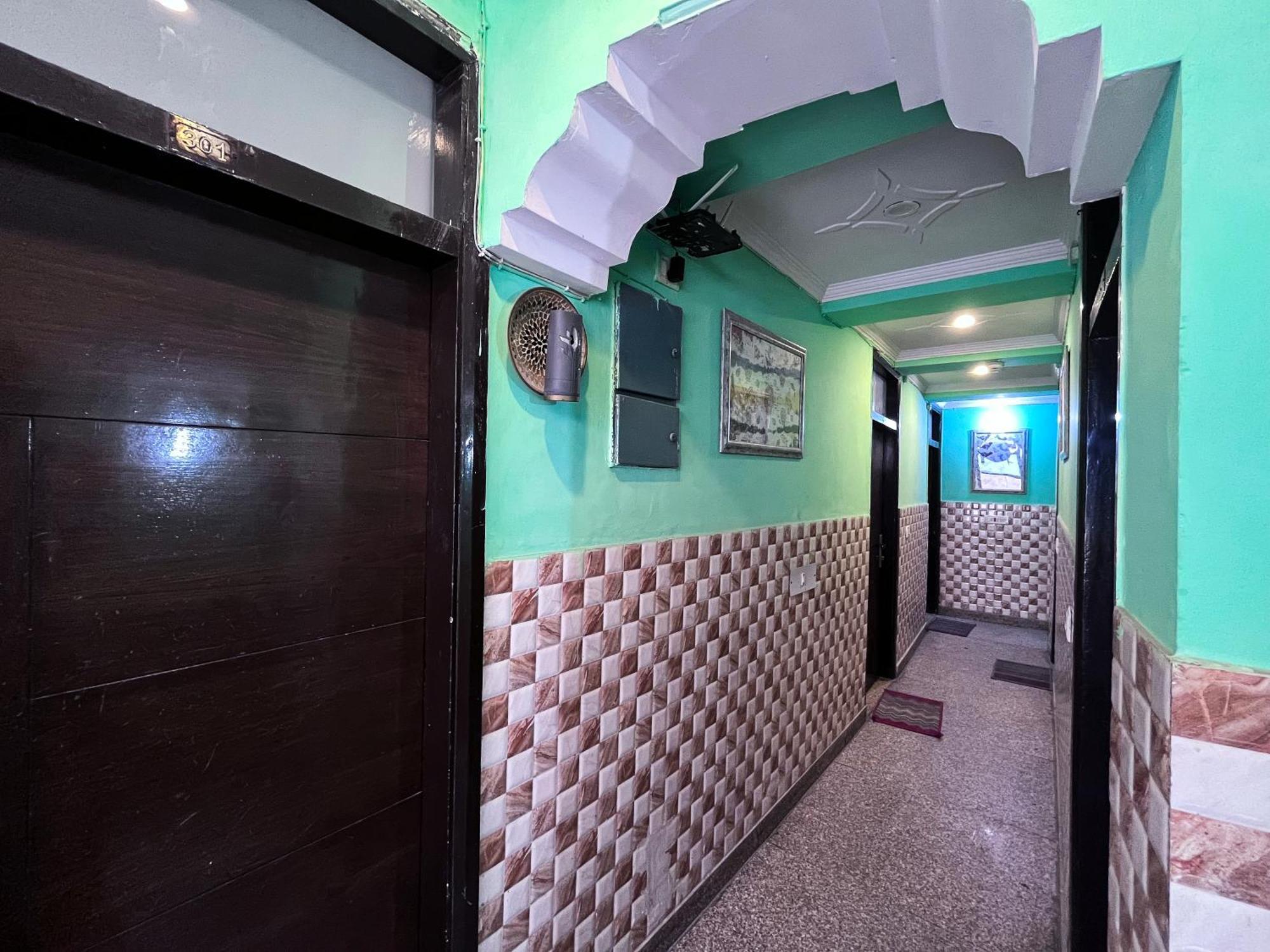 Hotel Darpan Palace -New Delhi Railway Station Экстерьер фото
