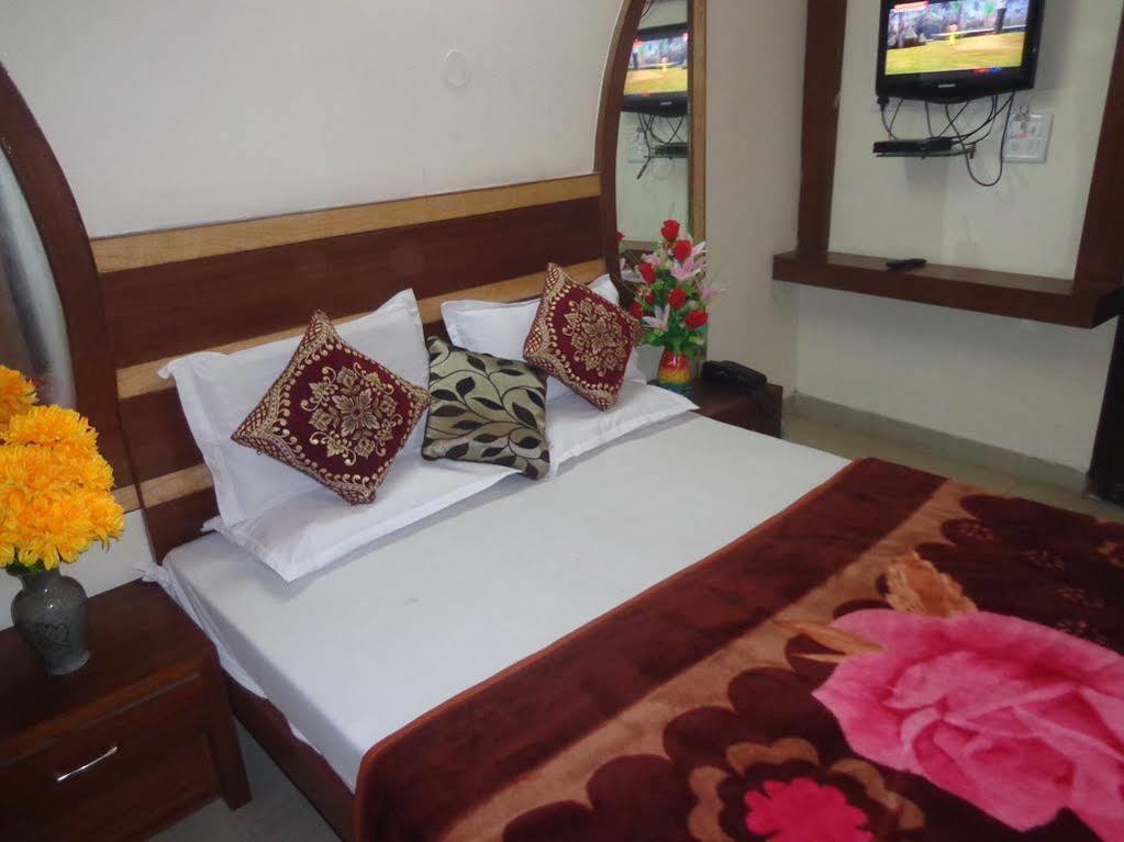 Hotel Darpan Palace -New Delhi Railway Station Экстерьер фото